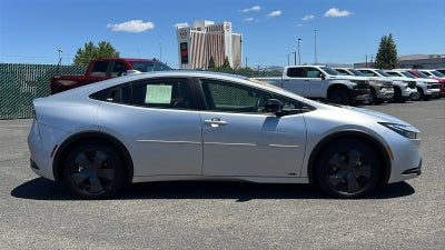 2025 Toyota Prius LE