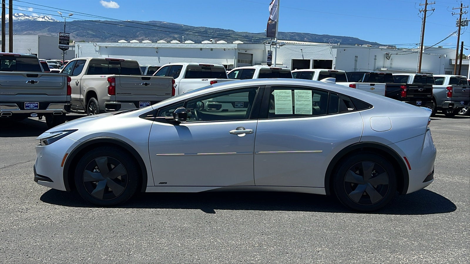 2025 Toyota Prius LE