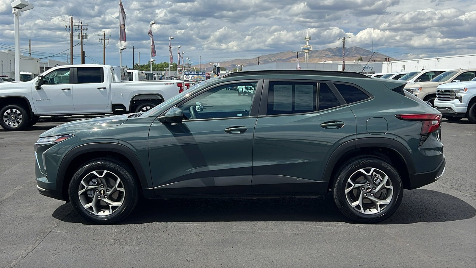 2025 Chevrolet Trax LT