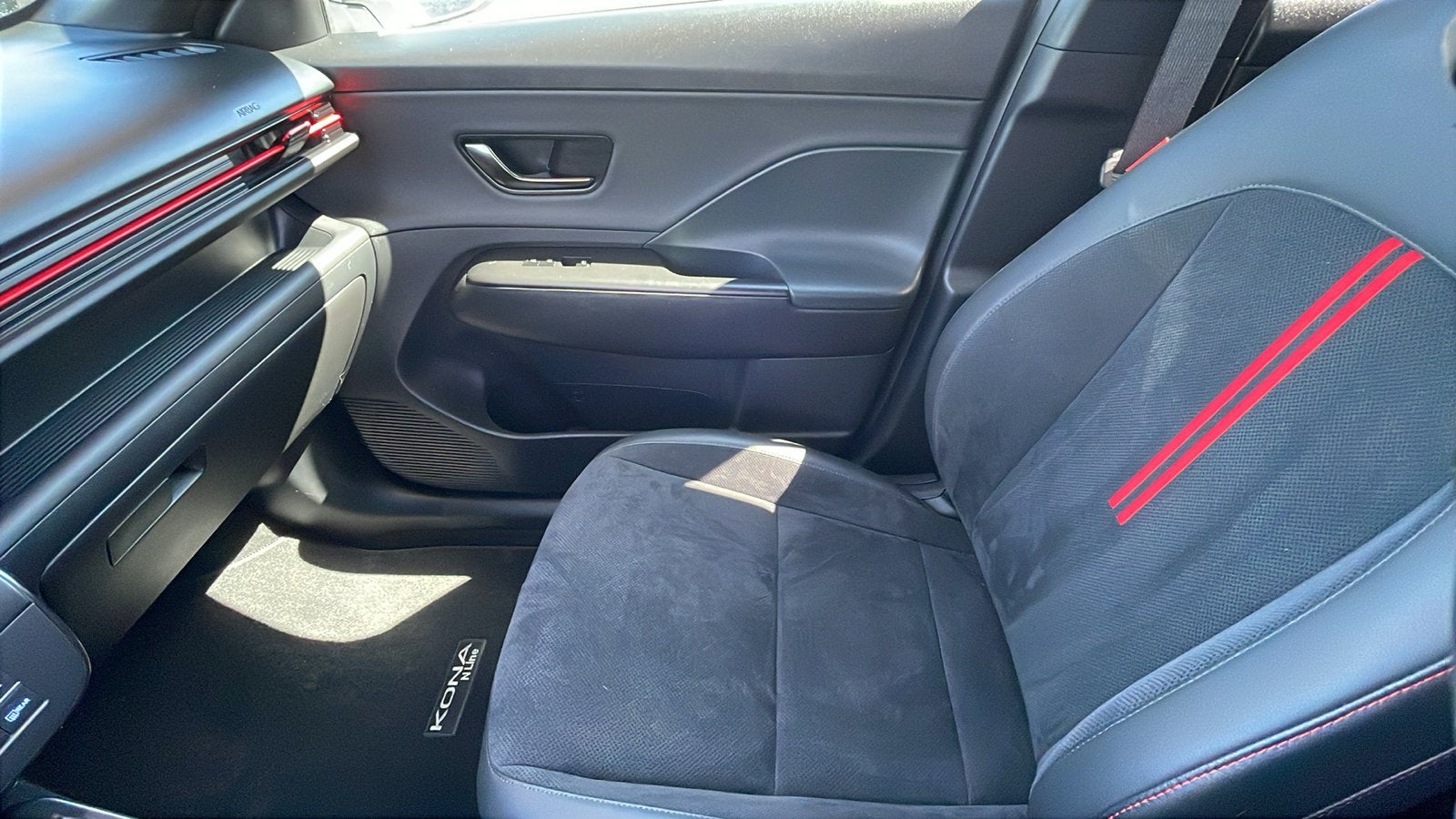 2025 Hyundai Kona N Line S - Photo 18